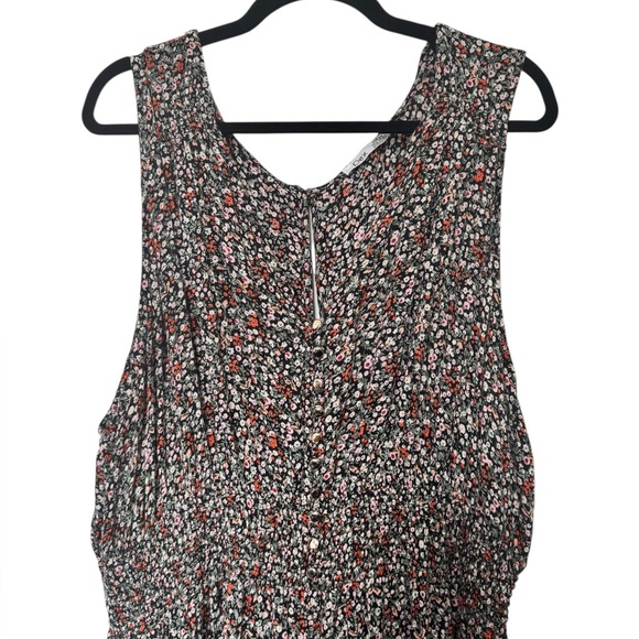 Dex Floral Cropped Jumpsuit - Picture 4 of 11